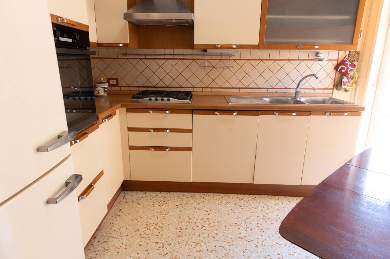 La Casa Di Daniela Lägenhet Lido di Ostia Exteriör bild